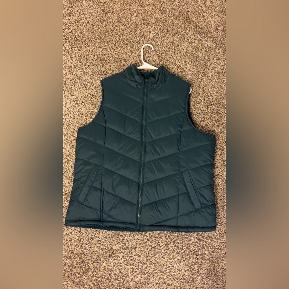 Quilted Puffer Vest in Deep Teal